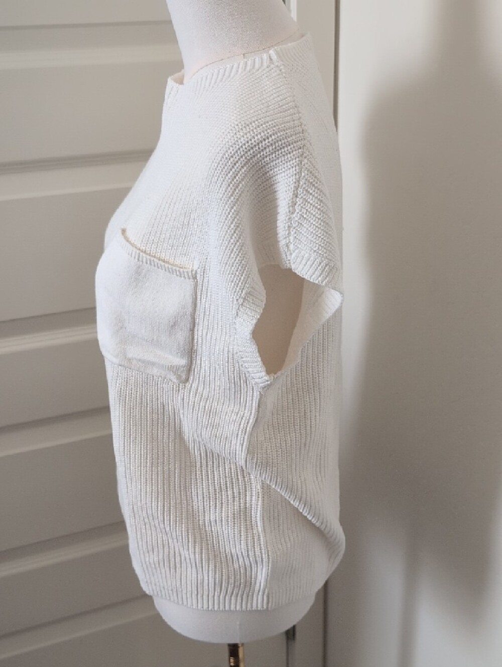 KIRUNDO Cap Sleeve Knit Sweater with Front Pocket White Size Medium NWT - Picture 3 of 9